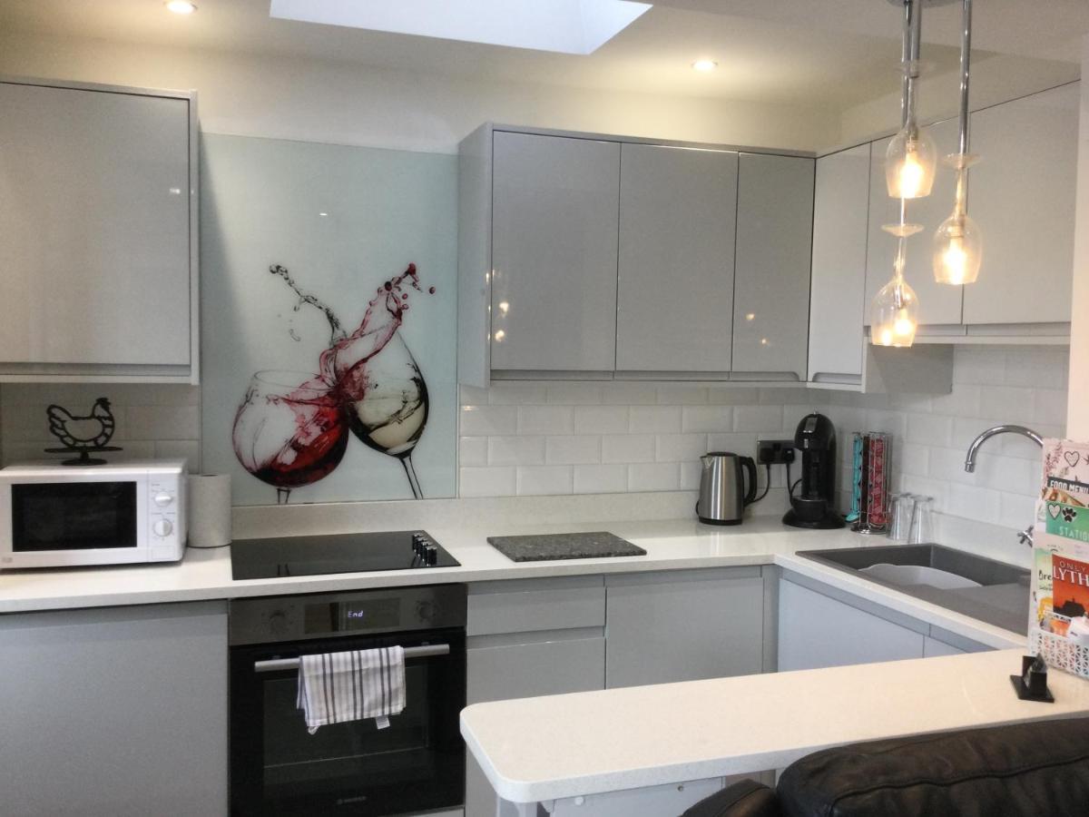 Leafy Lytham: Central Garden Apartment with Pet-Friendly Policy Lytham St Annes Exterior photo