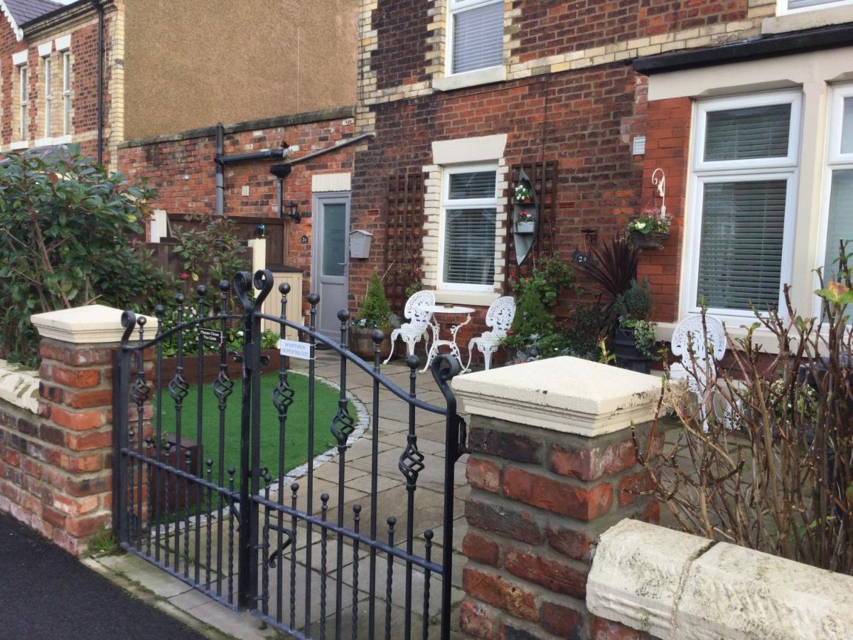 Leafy Lytham: Central Garden Apartment with Pet-Friendly Policy Lytham St Annes Exterior photo